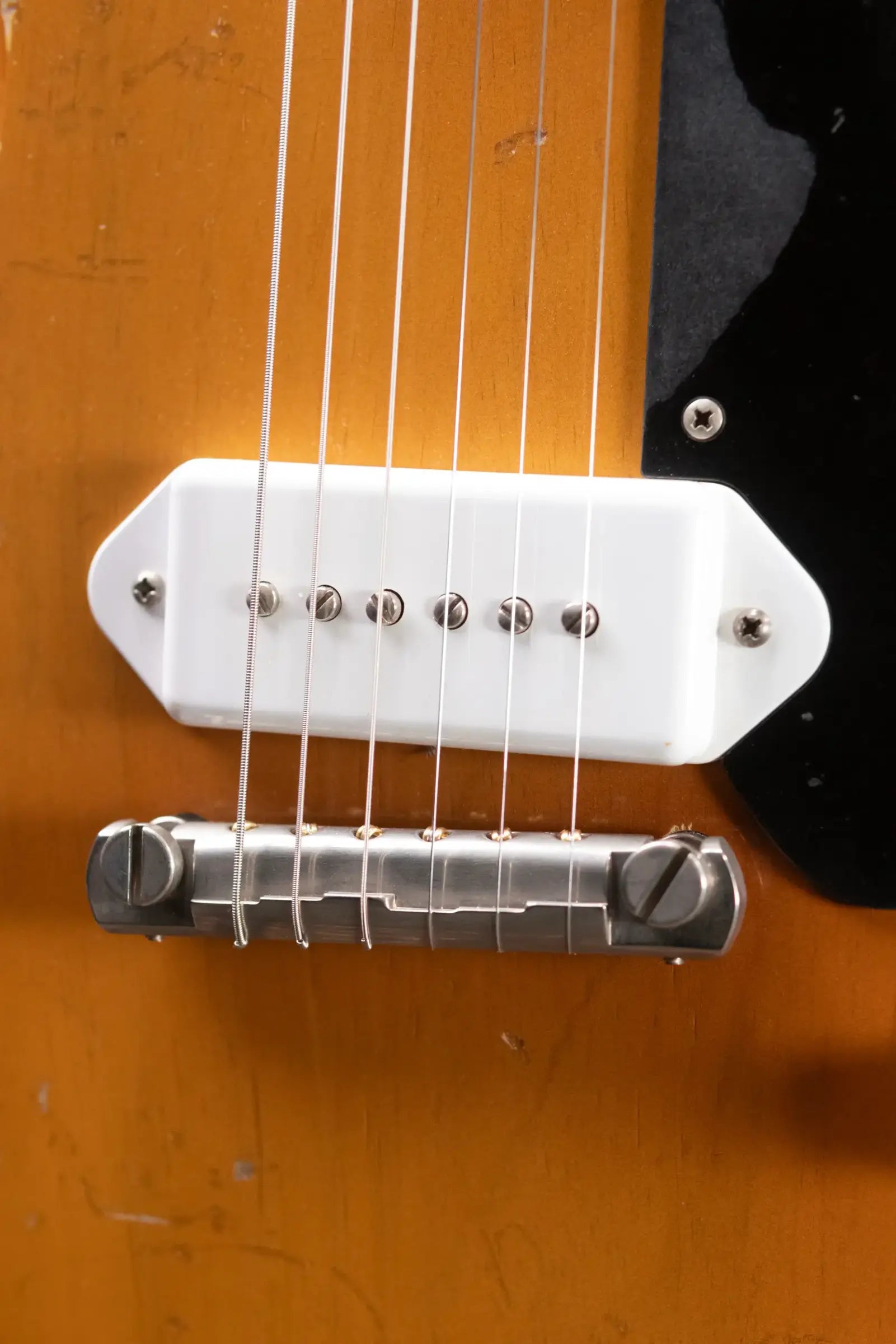 Novo Custom Shop Solus M1 Electric Guitar - Nicotine Blonde with Softshell Case
