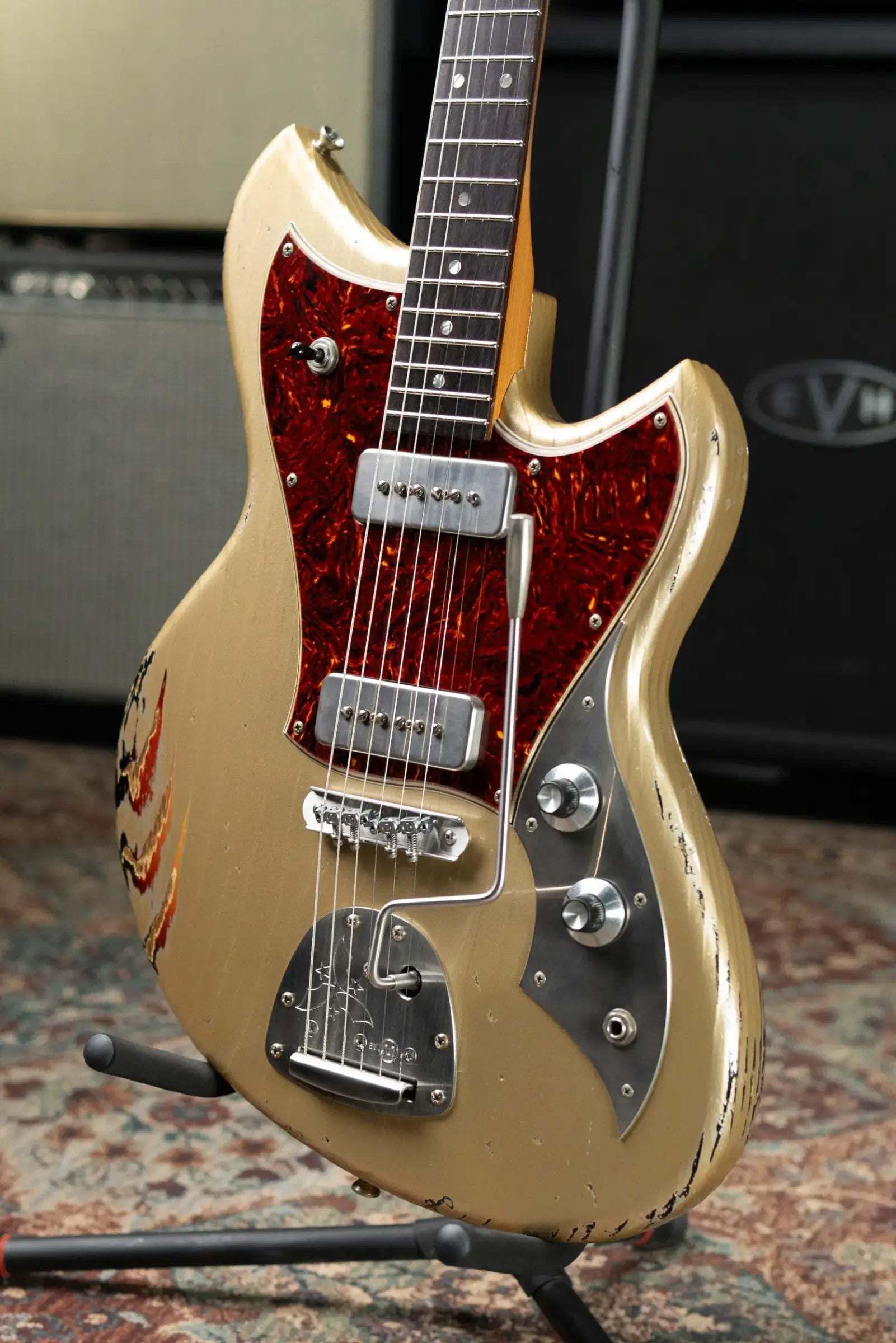 Novo Dealer Limited Serus J Electric Guitar - Shoreline Gold over '64 3-Tone Burst with Gig Bag
