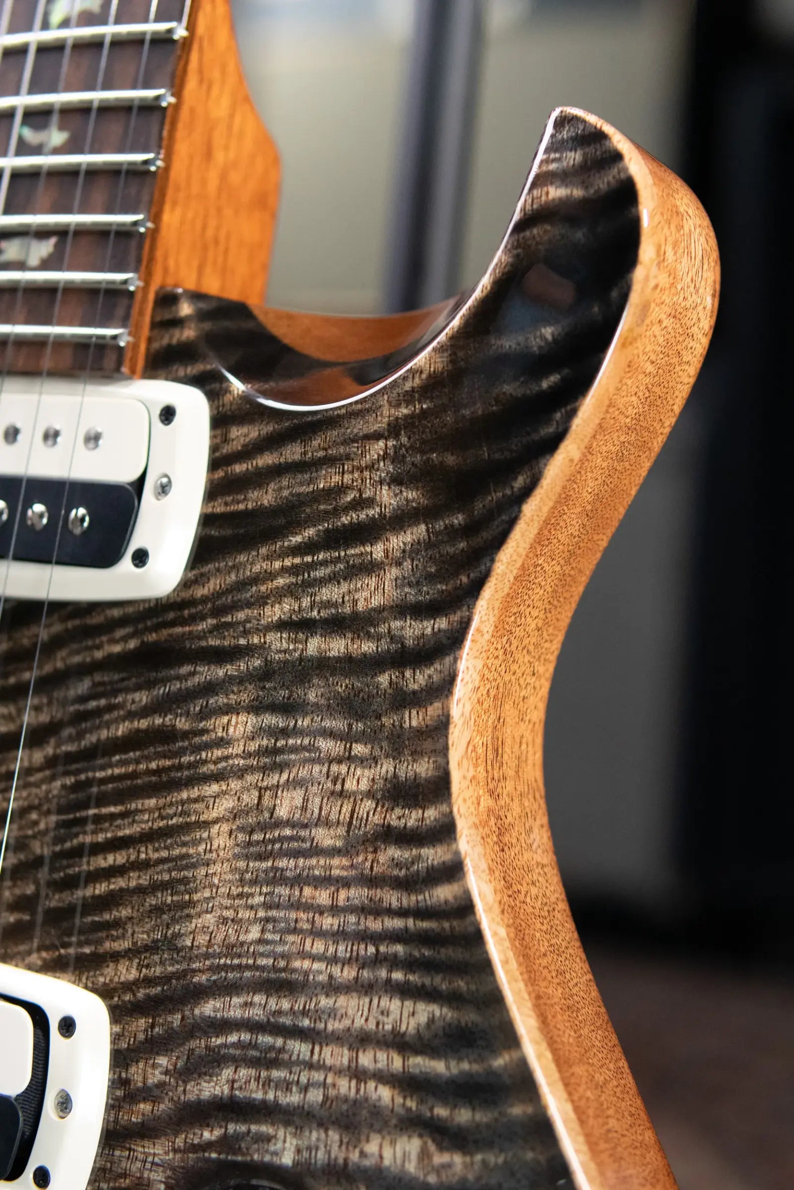 PRS Limited Edition Paul's Guitar Flame Mango Top Electric Guitar - Charcoal with Hardshell Case
