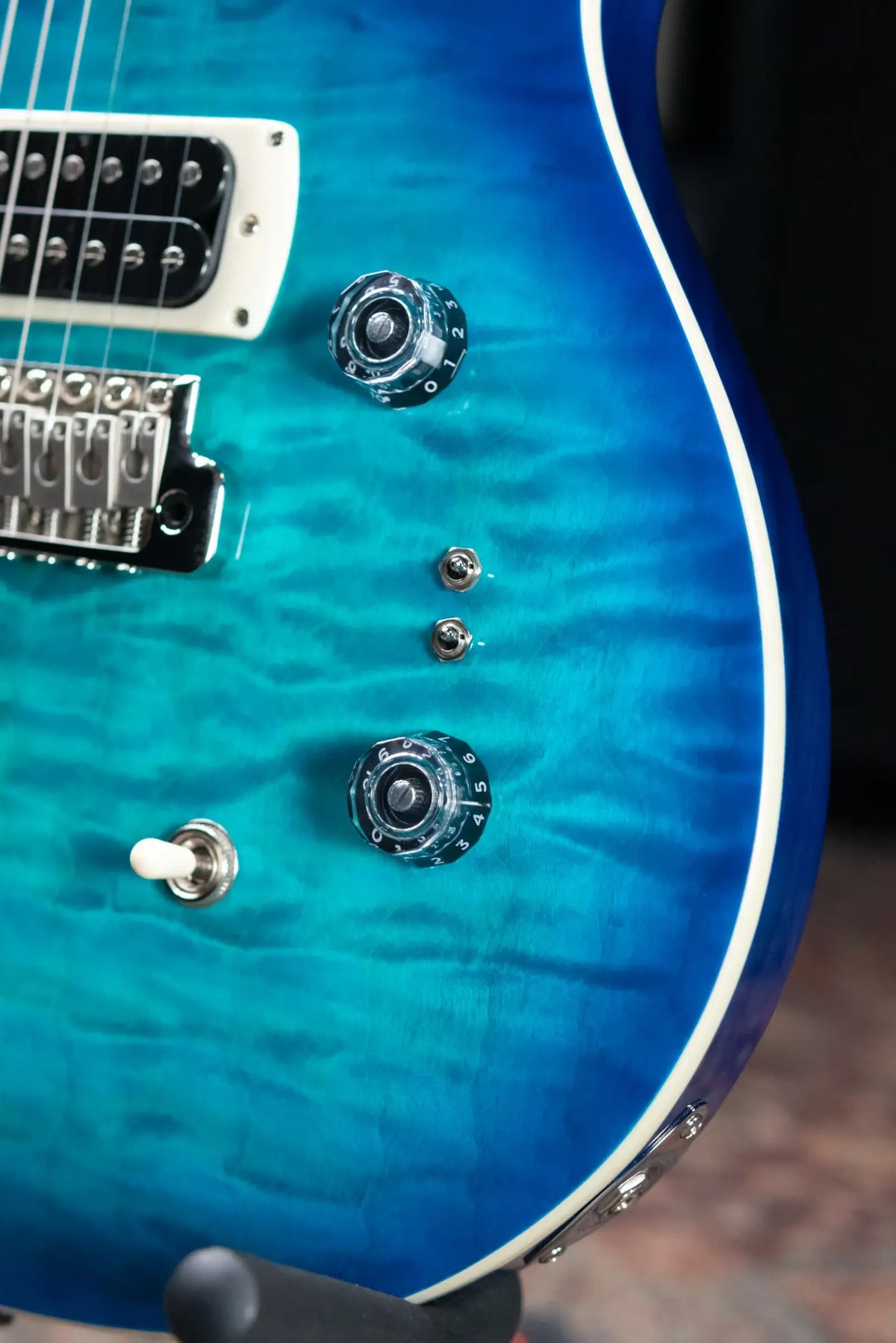 PRS SE Custom 24-08 Electric Guitar - Lake Blue with Gig Bag
