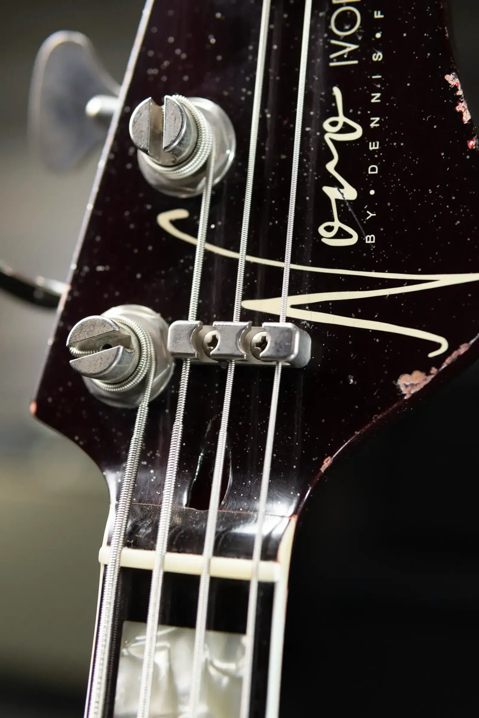 Novo Signature Series Ivorus Bass - Silvertone Burst over Bonfire with Gig Bag