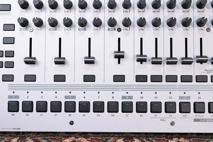 Roland TR-1000 Rhythm Creator Drum Machine