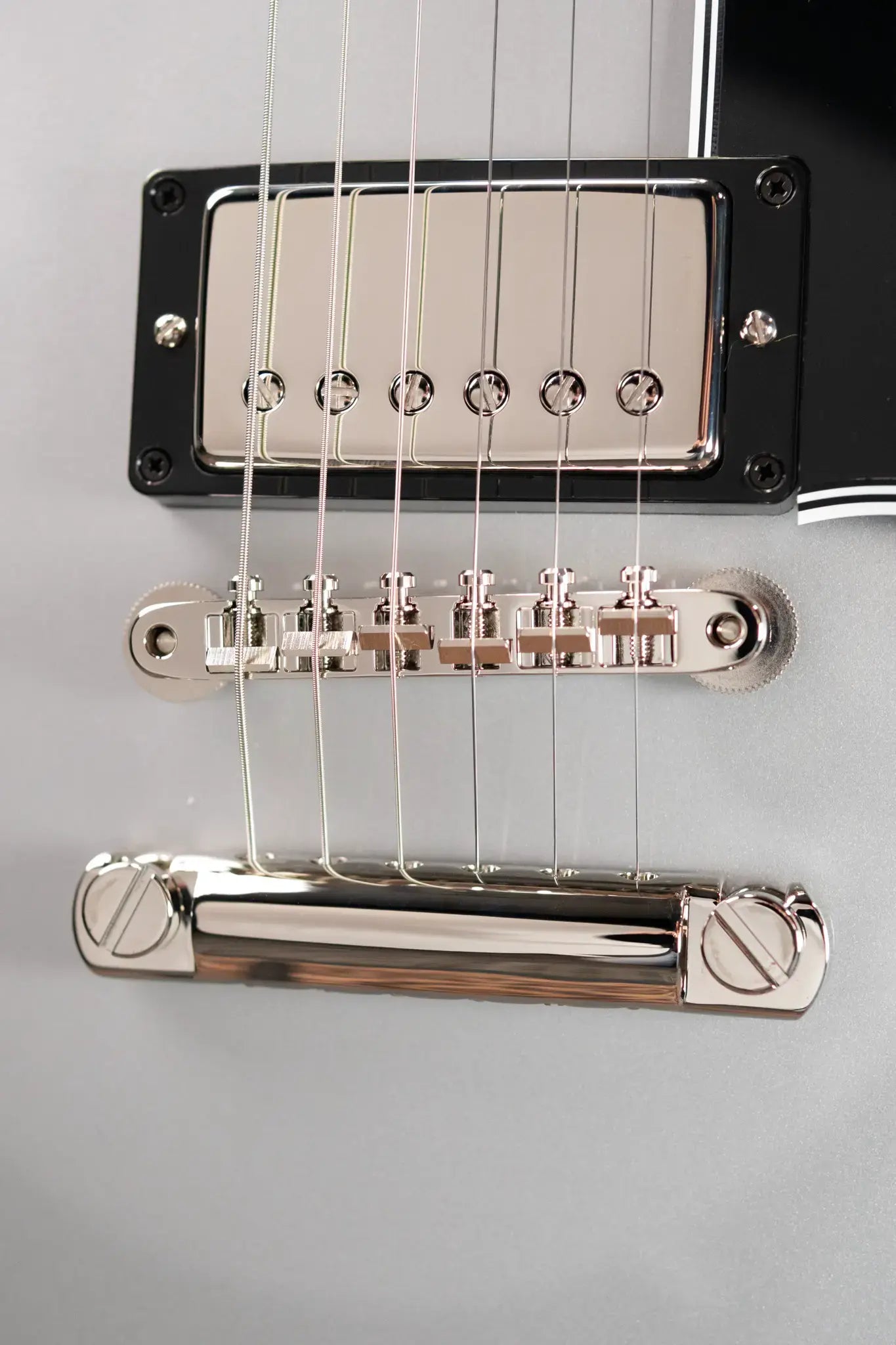 Gibson Custom Shop 1961 ES-335 Semi-Hollow Electric Guitar - Silver with Hardshell Case