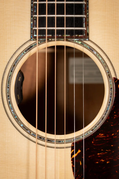 Santa Cruz 000 45 Style Acoustic Guitar - Old Growth Adirondack/Koa with Hardshell Case