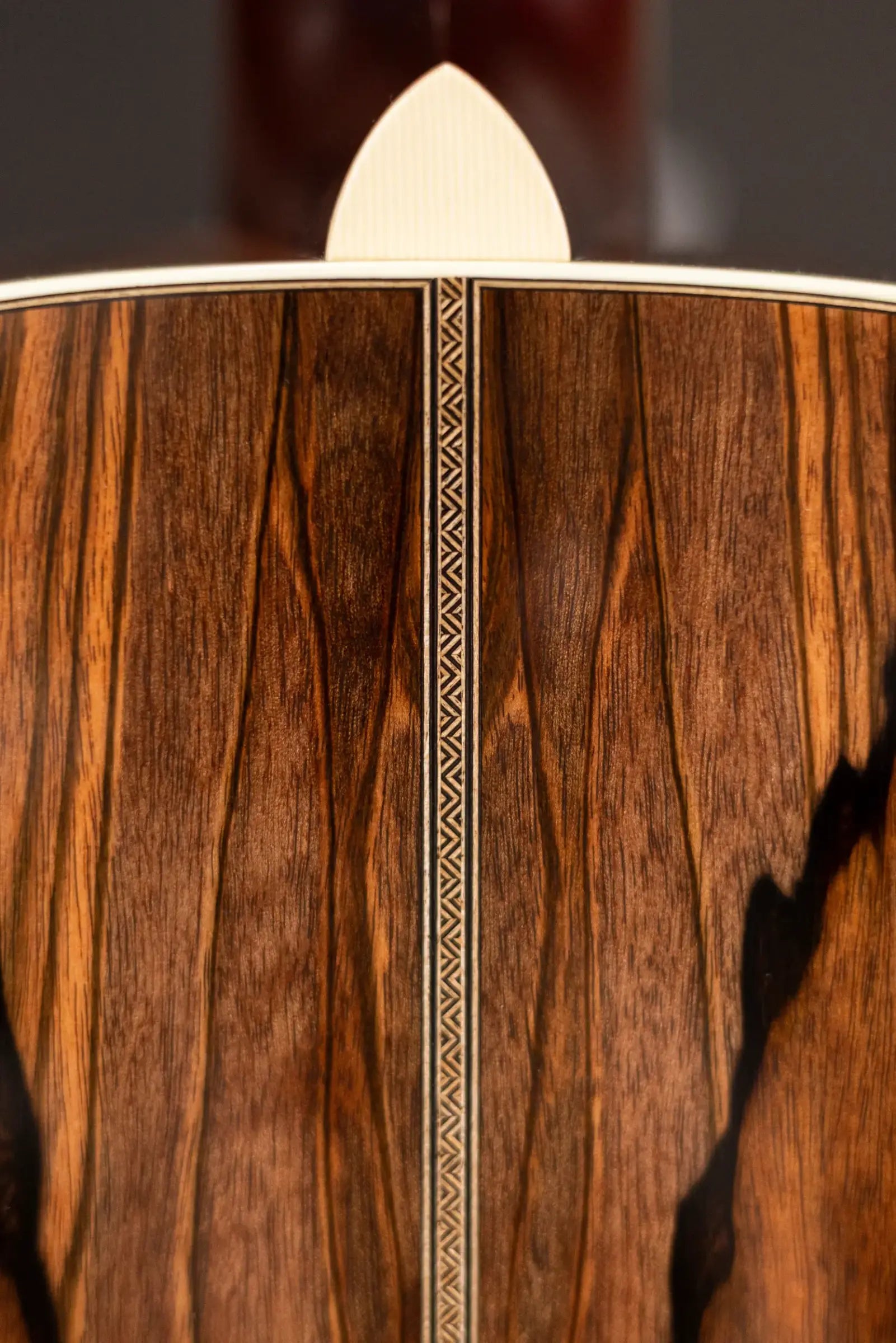 Santa Cruz 00 Acoustic Guitar - Sitka Spruce/Ebony with Hardshell Case