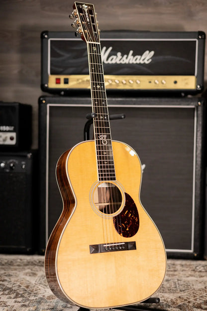 Santa Cruz 00 Acoustic Guitar - Sitka Spruce/Ebony with Hardshell Case
