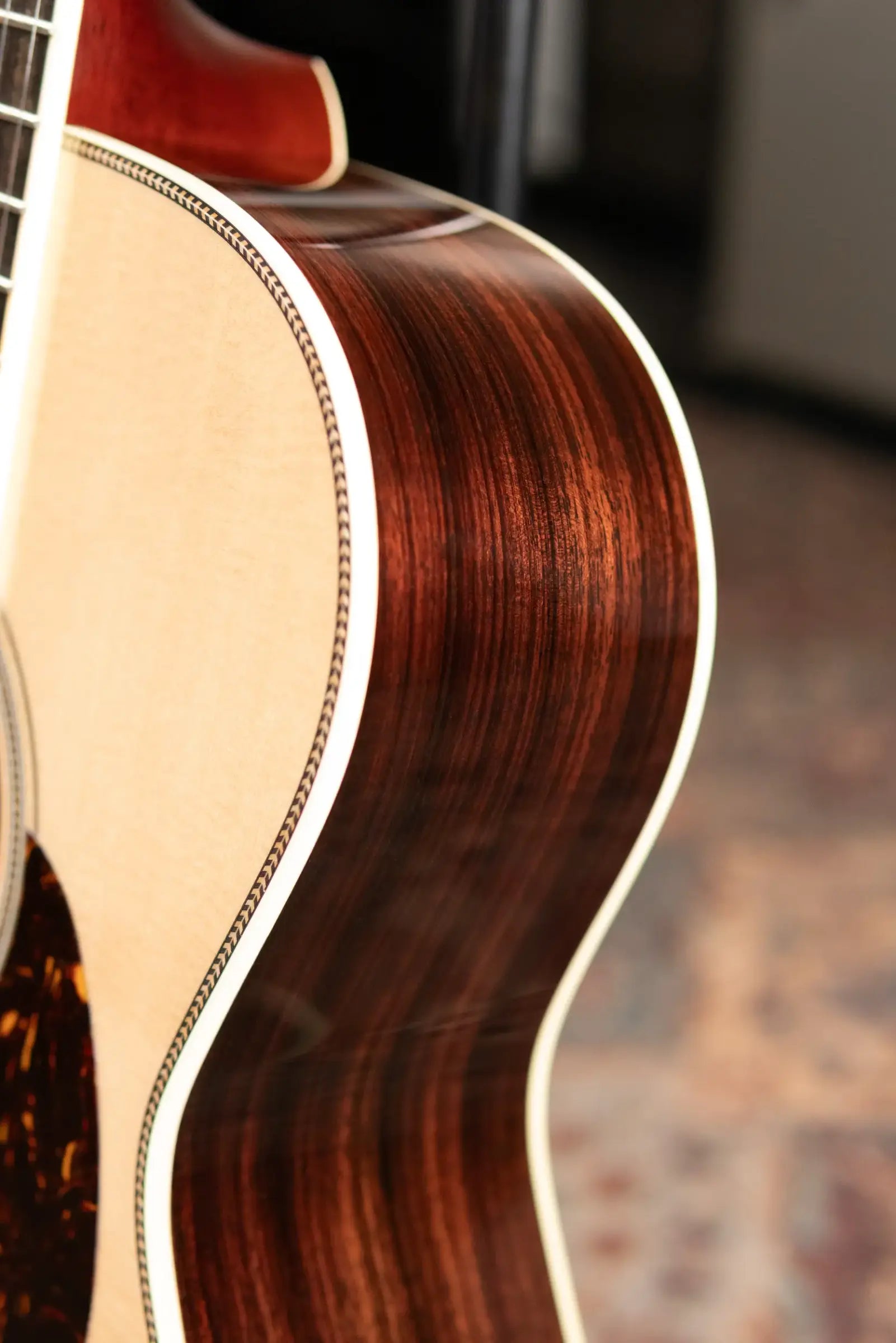 Santa Cruz OM Acoustic Guitar - Sitka Spruce/Indian Rosewood with Hardshell Case