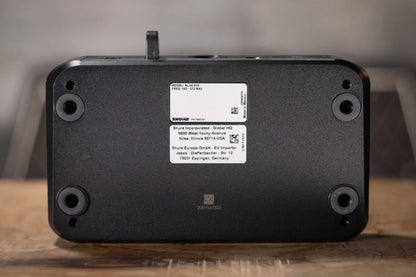 Shure BLX24/PG58 Handheld Wireless System with PG58 Handheld Microphone H10
