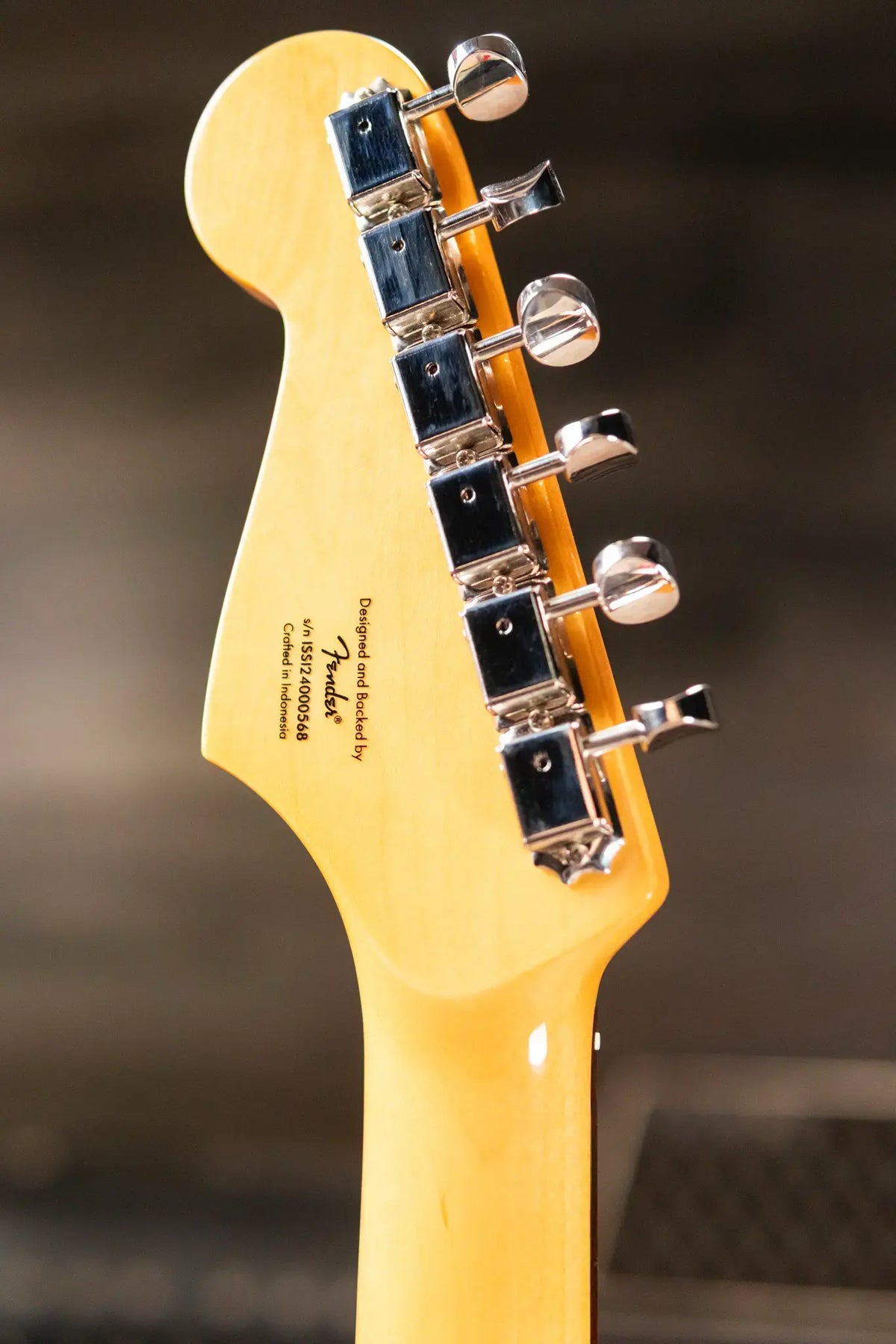 Squier Classic Vibe '60s Stratocaster Electric Guitar - Candy Apple Red