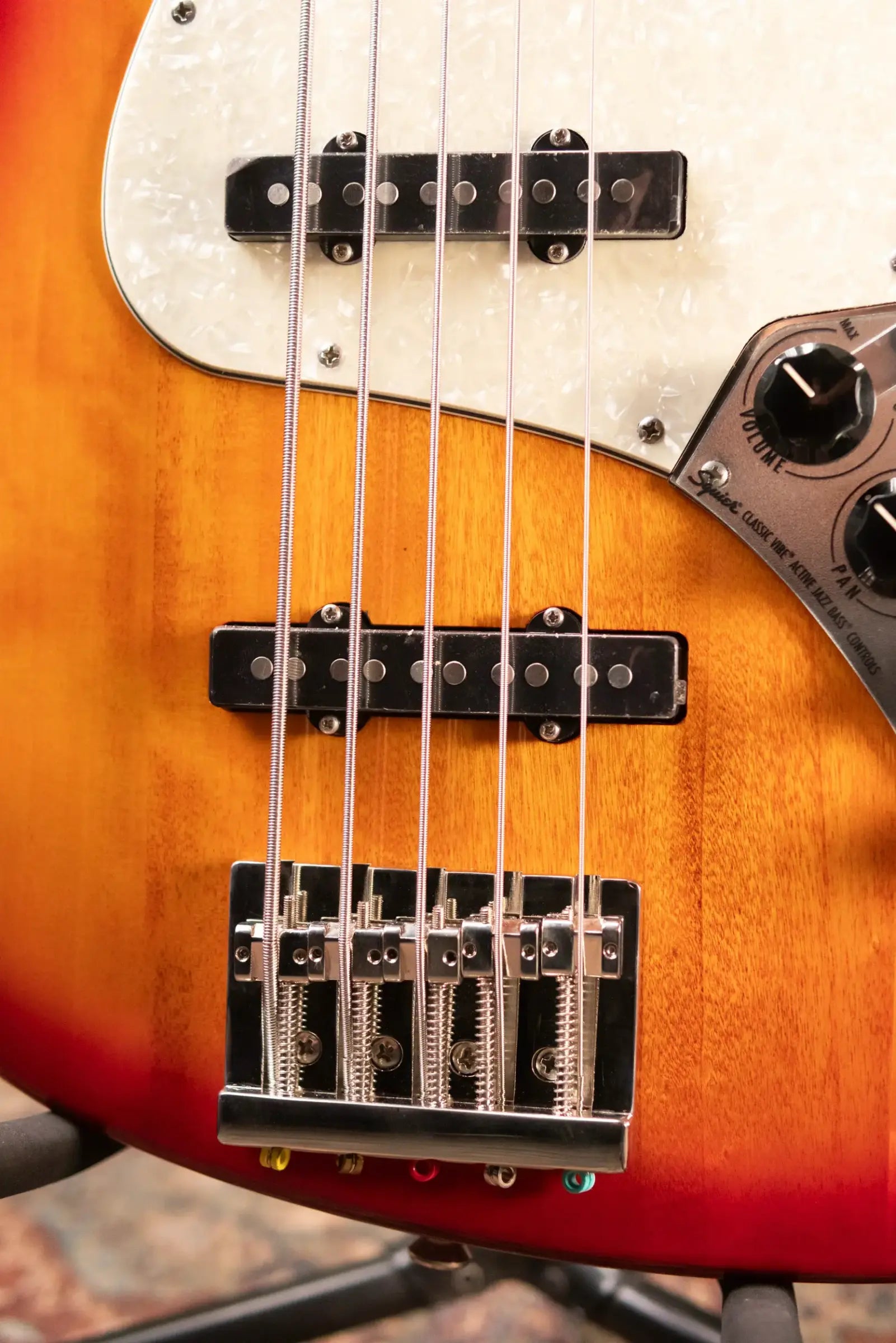 Squier Classic Vibe Active '70s Jazz Bass V - Sienna Sunburst