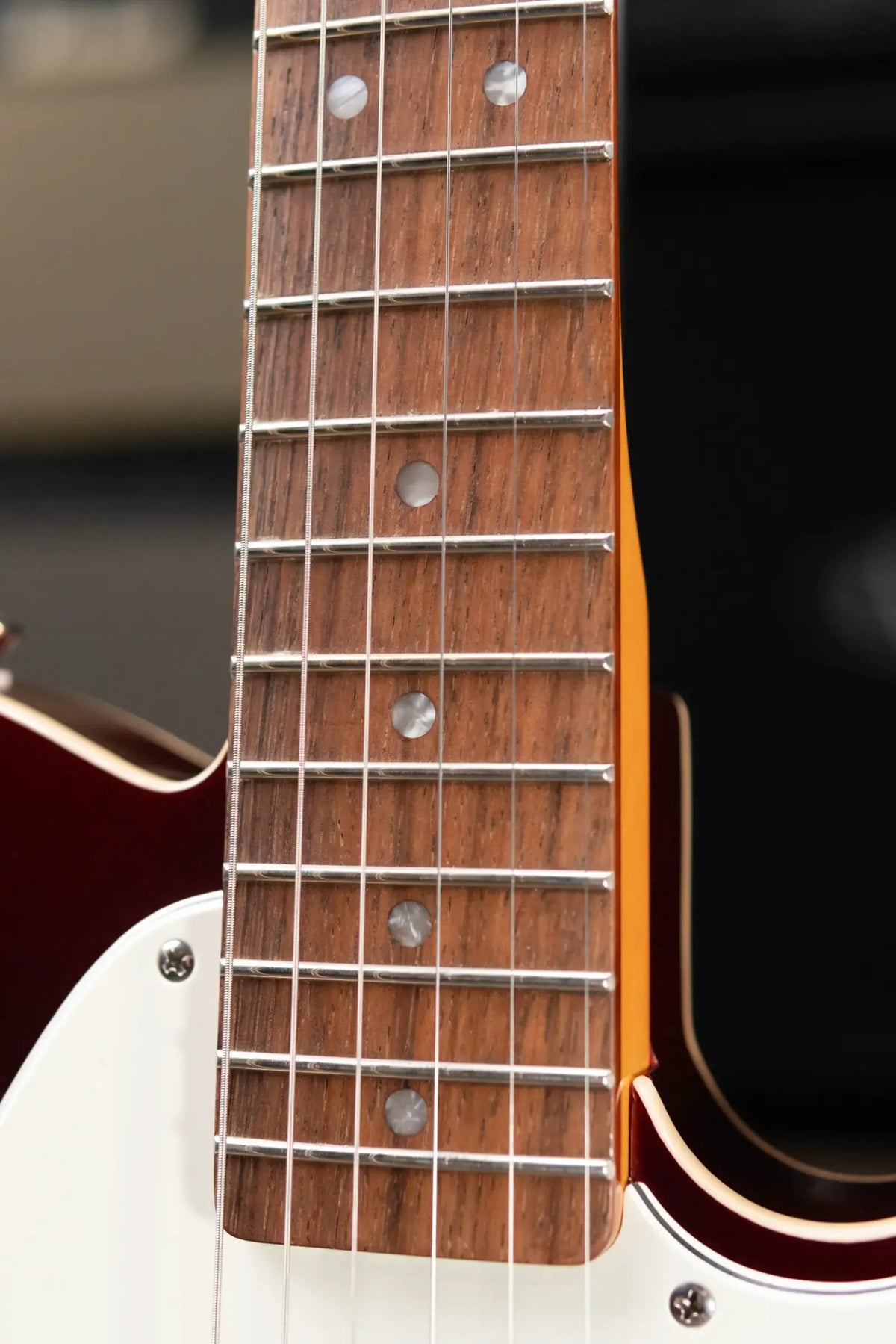 Squier Classic Vibe Custom Esquire Electric Guitar - Candy Apple Red