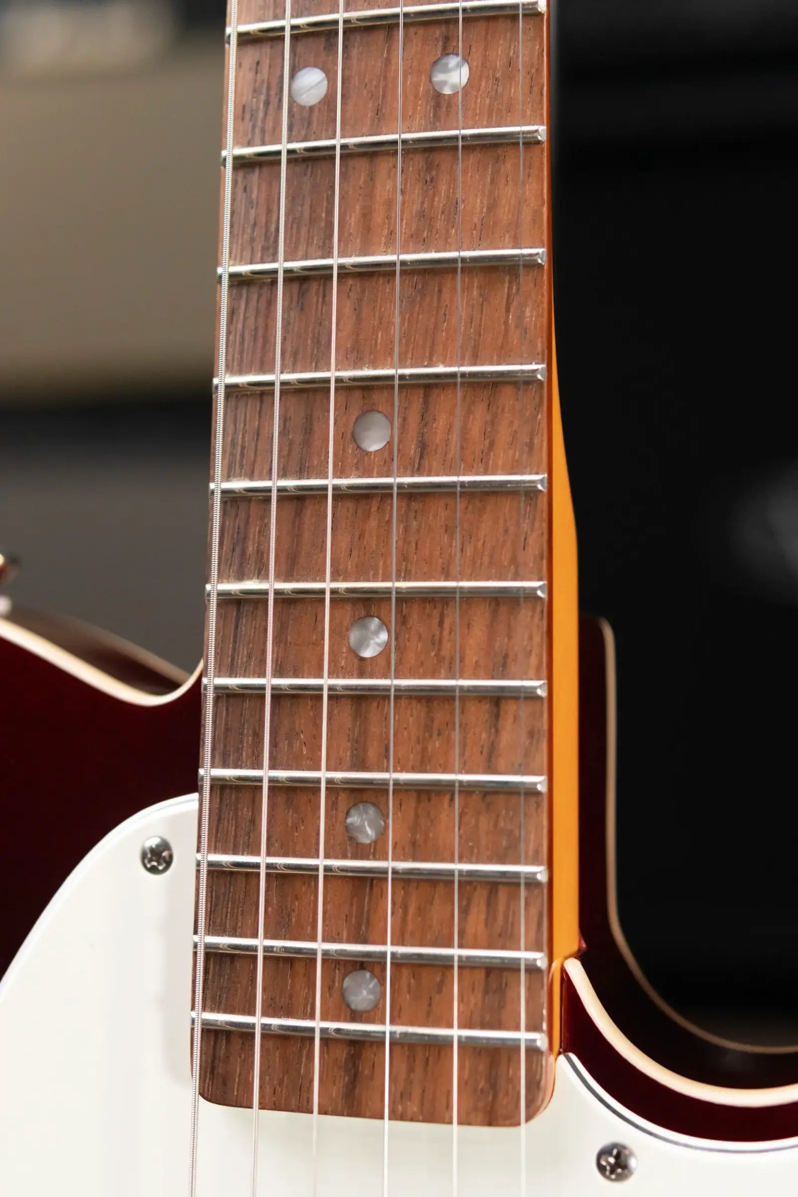 Squier Classic Vibe Custom Esquire Electric Guitar - Candy Apple Red