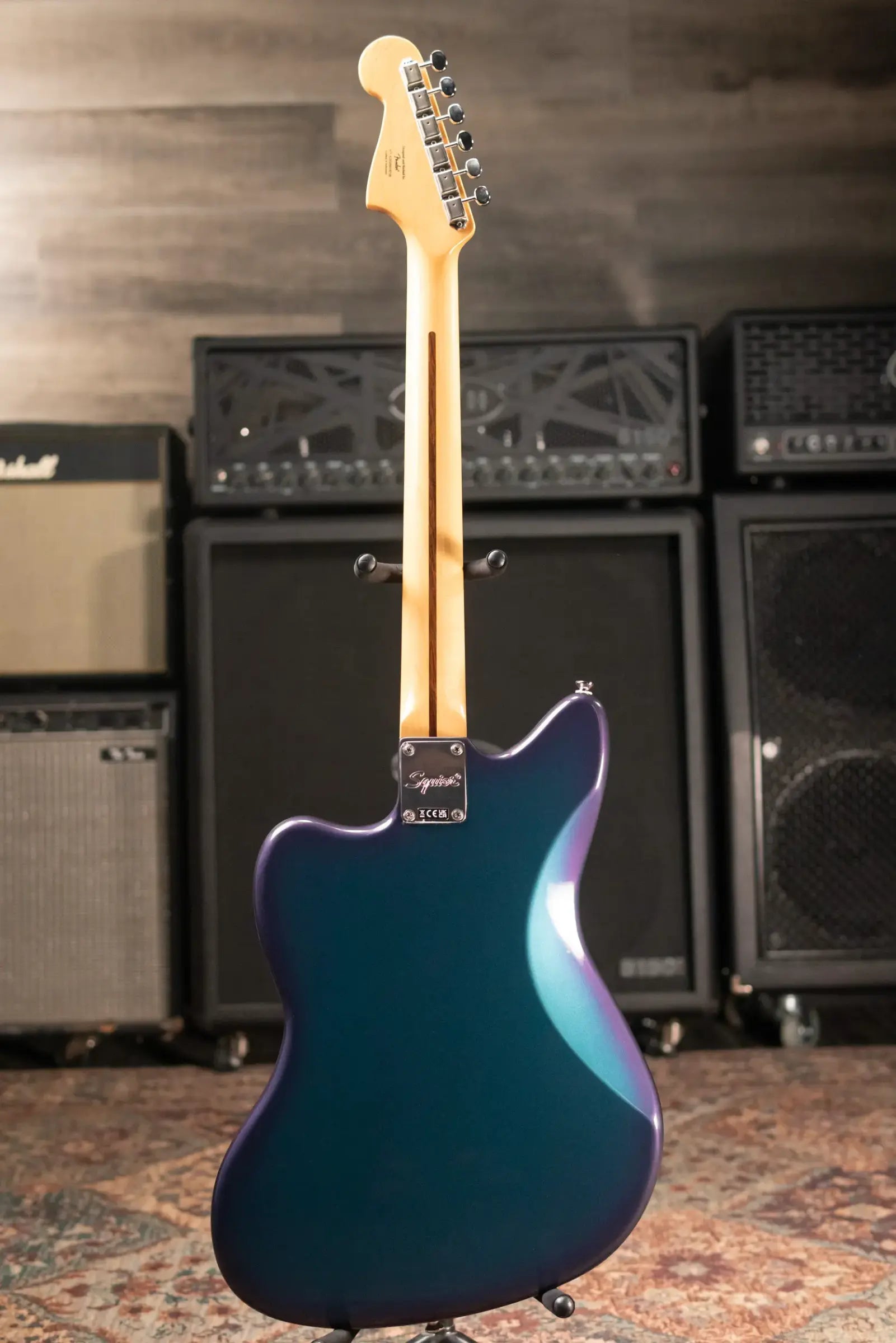 Squier FSR Classic Vibe '60s Jazzmaster, Laurel Fingerboard, White Pearloid Pickguard, Matching Headstock Electric Guitar - Competition Burgundy