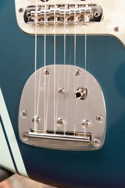 Squier FSR Classic Vibe '60s Jazzmaster, Laurel Fingerboard, White Pearloid Pickguard, Matching Headstock Electric Guitar - Competition Burgundy