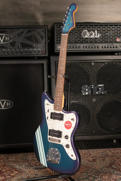 Squier FSR Classic Vibe '60s Jazzmaster, Laurel Fingerboard, White Pearloid Pickguard, Matching Headstock Electric Guitar - Competition Burgundy