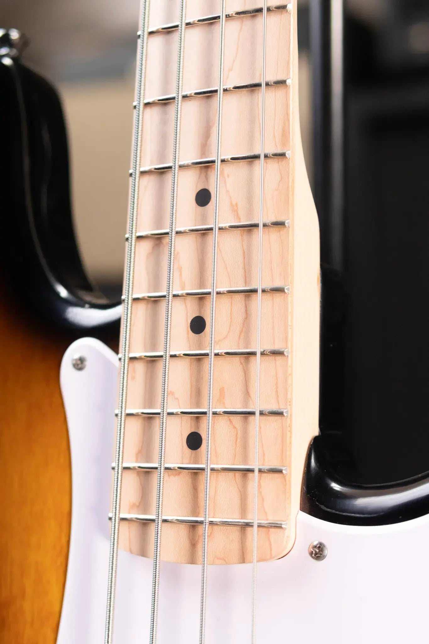 Squier Sonic Precision Bass - 2-Color Sunburst