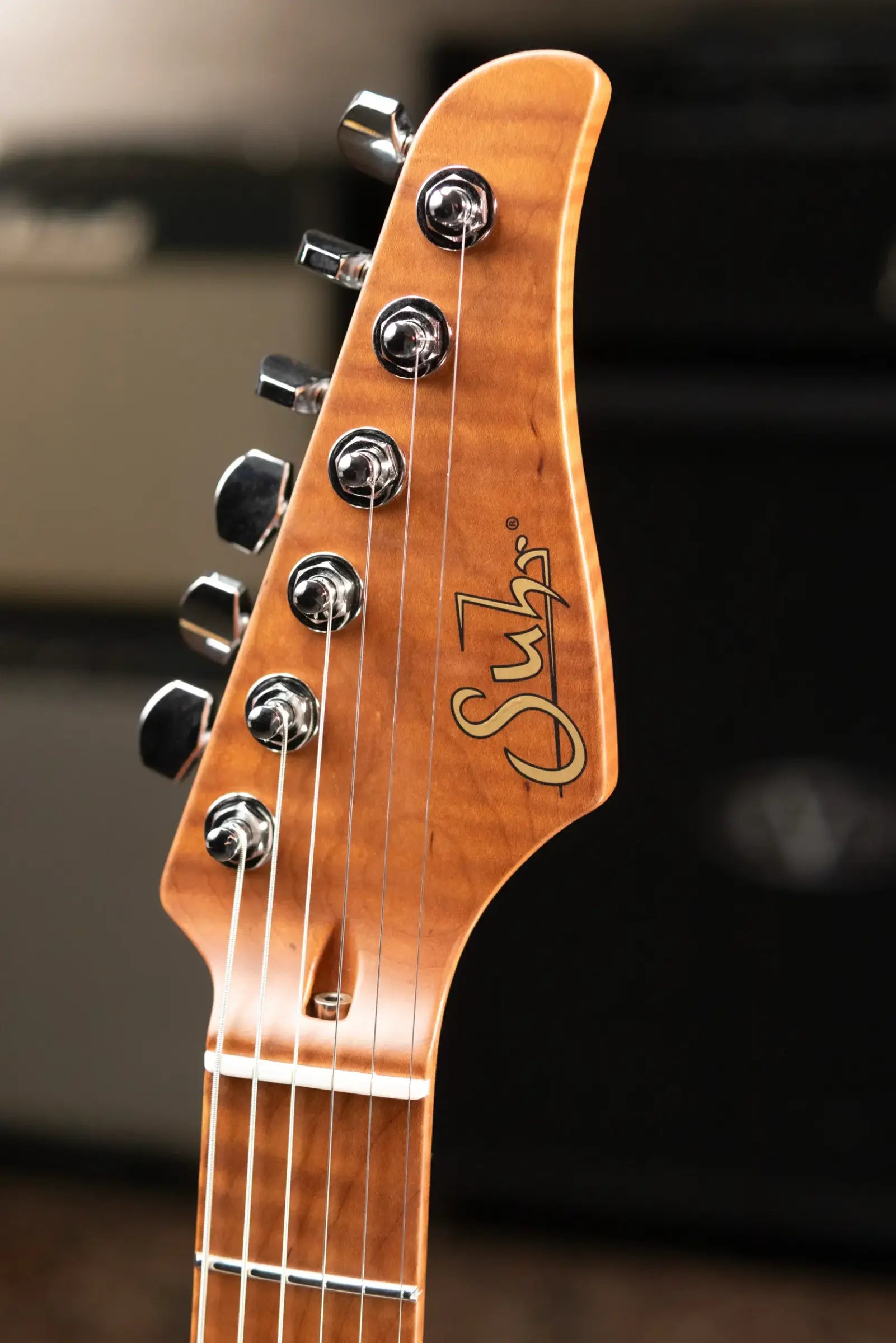 Suhr Modern Antique LE Electric Guitar - Vintage Yellow with Hardshell Case