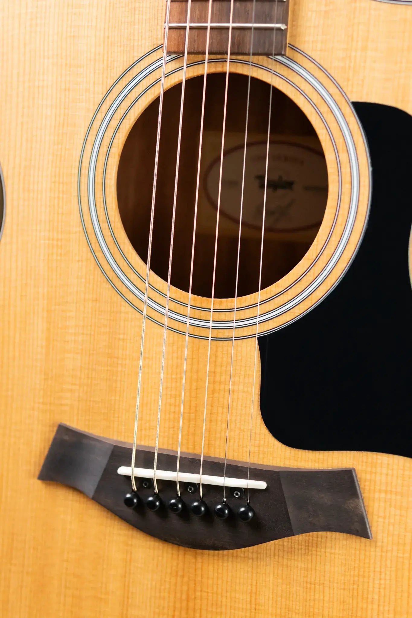Taylor 112ce Grand Concert Acoustic/Electric Guitar with Gig Bag