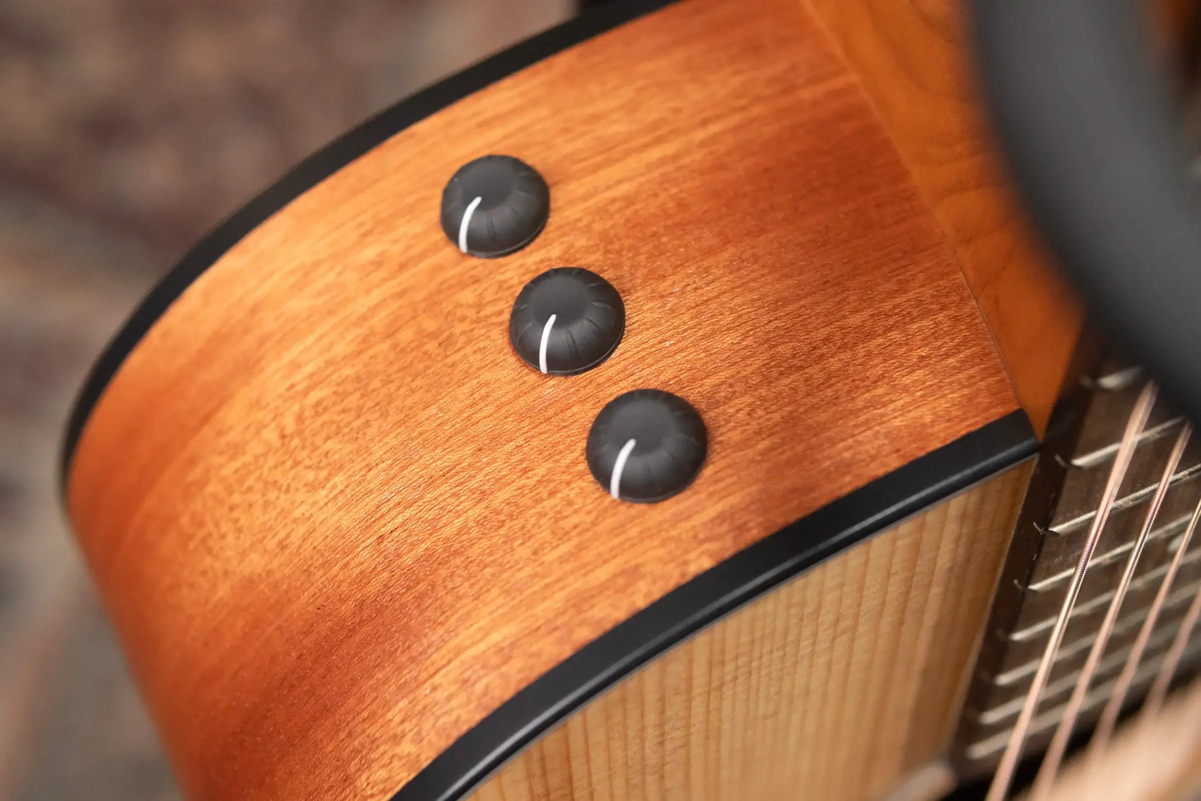 Taylor 112ce Grand Concert Acoustic/Electric Guitar with Gig Bag