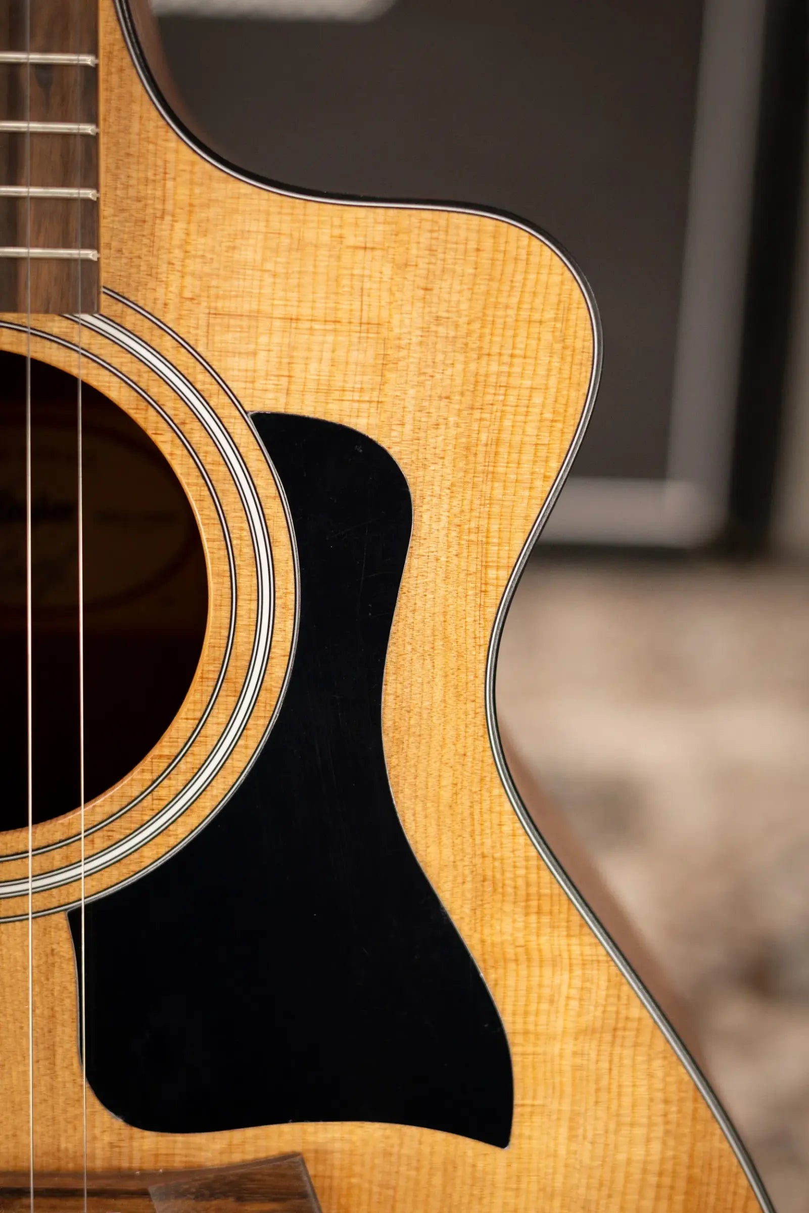 Taylor 112ce Grand Concert Acoustic/Electric Guitar with Gig Bag