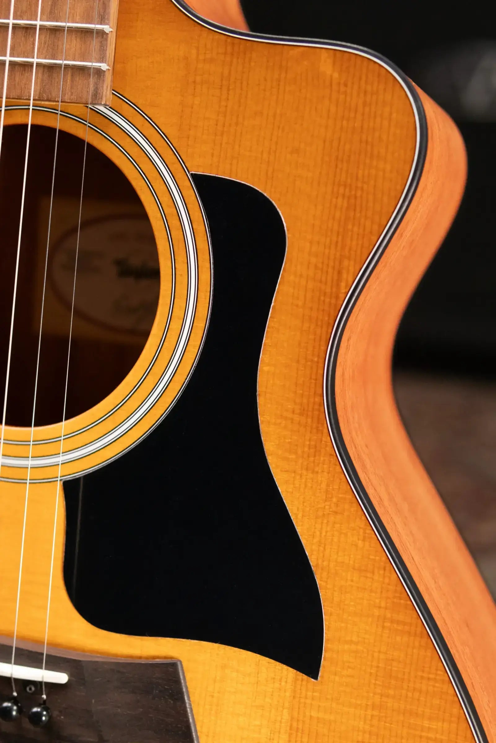 Taylor 112ce Special Edition Grand Concert Acoustic/Electric Guitar - Honeyburst with Gig Bag