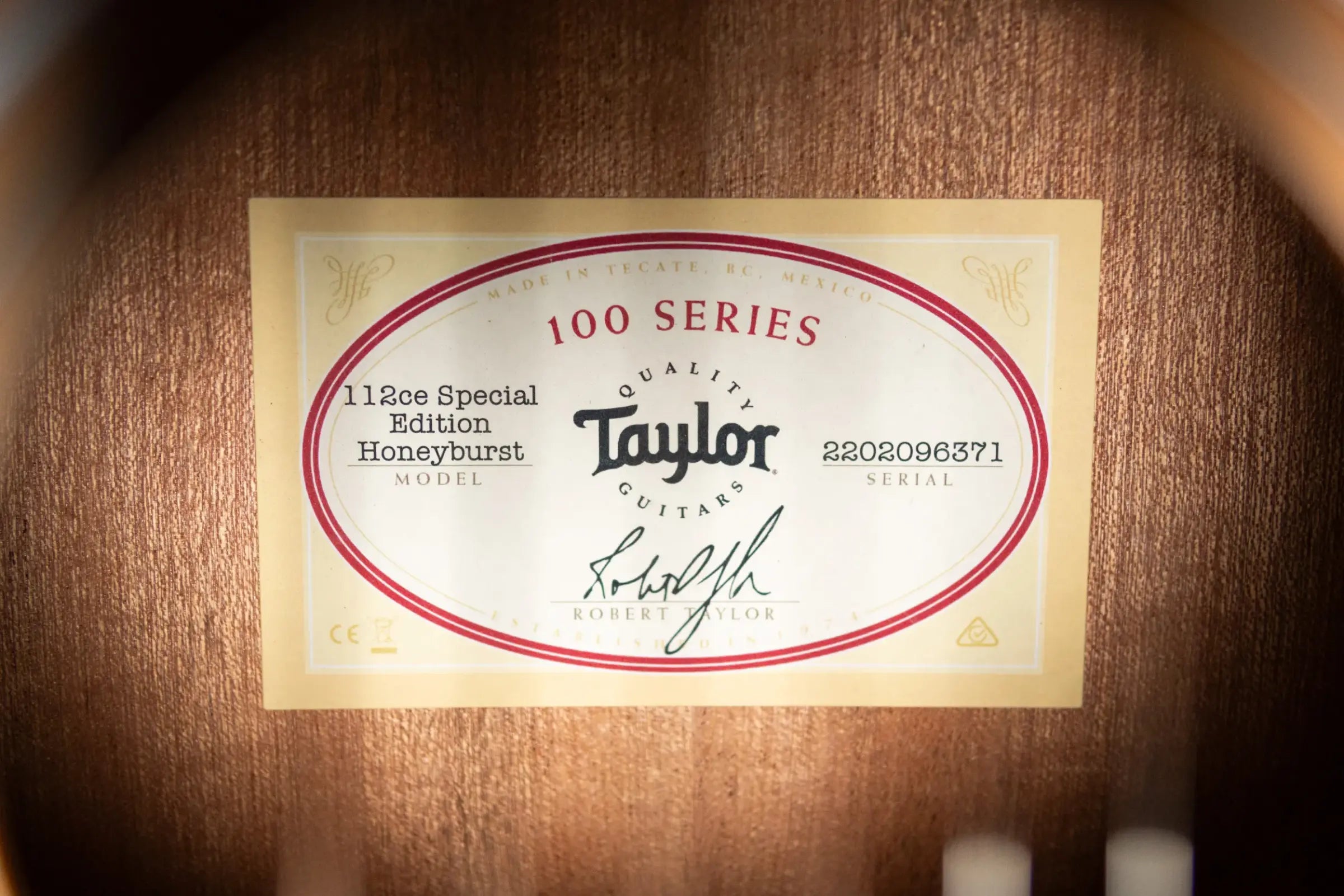 Taylor 112ce Special Edition Grand Concert Acoustic/Electric Guitar - Honeyburst with Gig Bag