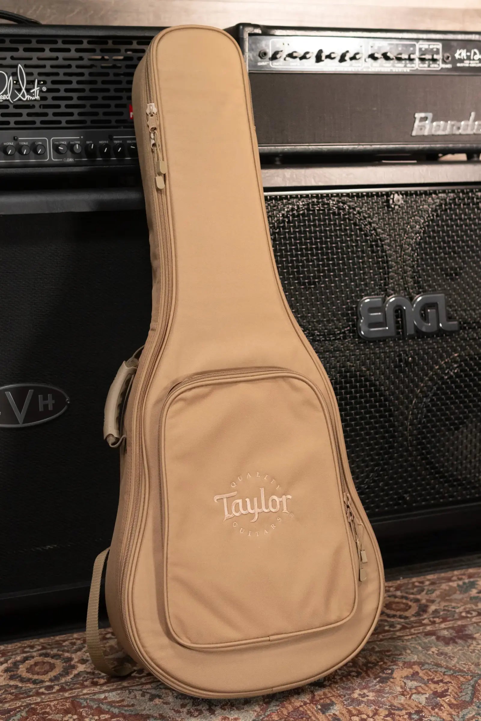 Taylor 114ce Left-hand Grand Auditorium Acoustic/Electric Guitar with Gig Bag