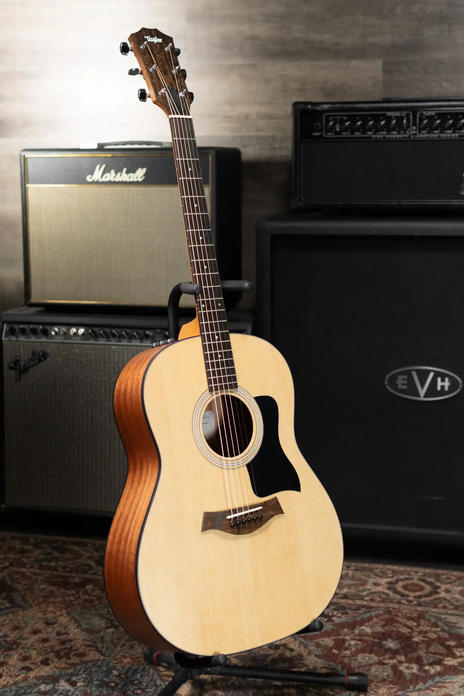 Taylor 117e Grand Pacific Acoustic/Electric Guitar with Gig Bag