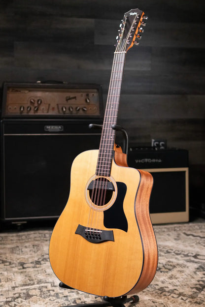 Taylor 150ce Bajo Quinto Acoustic/Electric Guitar with Gig Bag