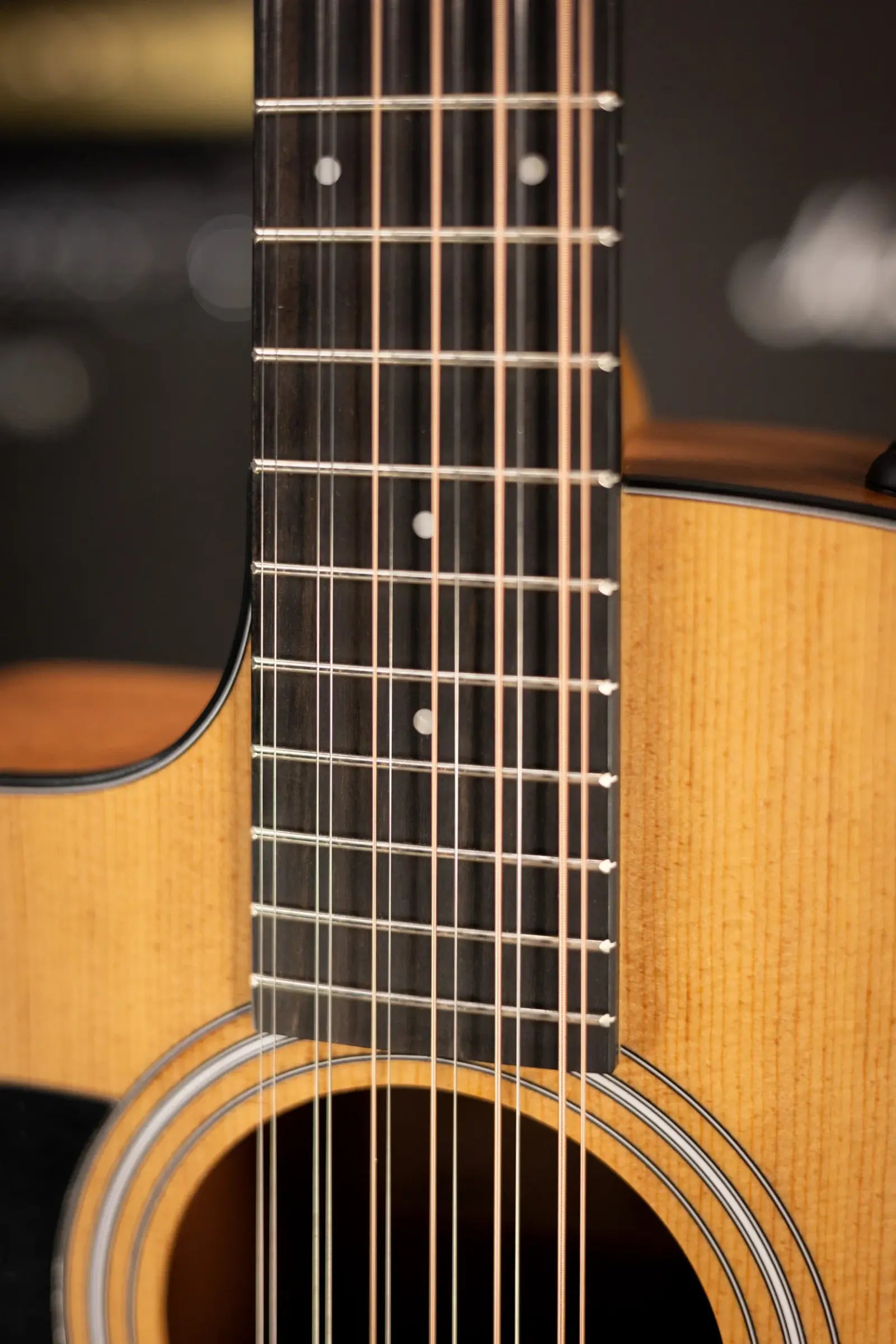 Taylor 150ce Left-Handed 12-String Dreadnought Acoustic/Electric Guitar - Natural with Gig Bag