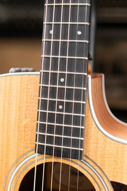 Taylor 212ce Grand Concert Acoustic/Electric Guitar with Gig Bag