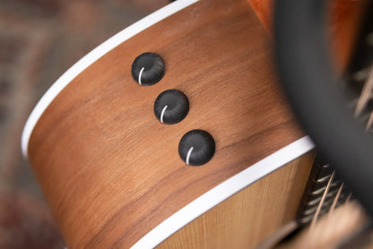 Taylor 212ce Grand Concert Acoustic/Electric Guitar with Gig Bag