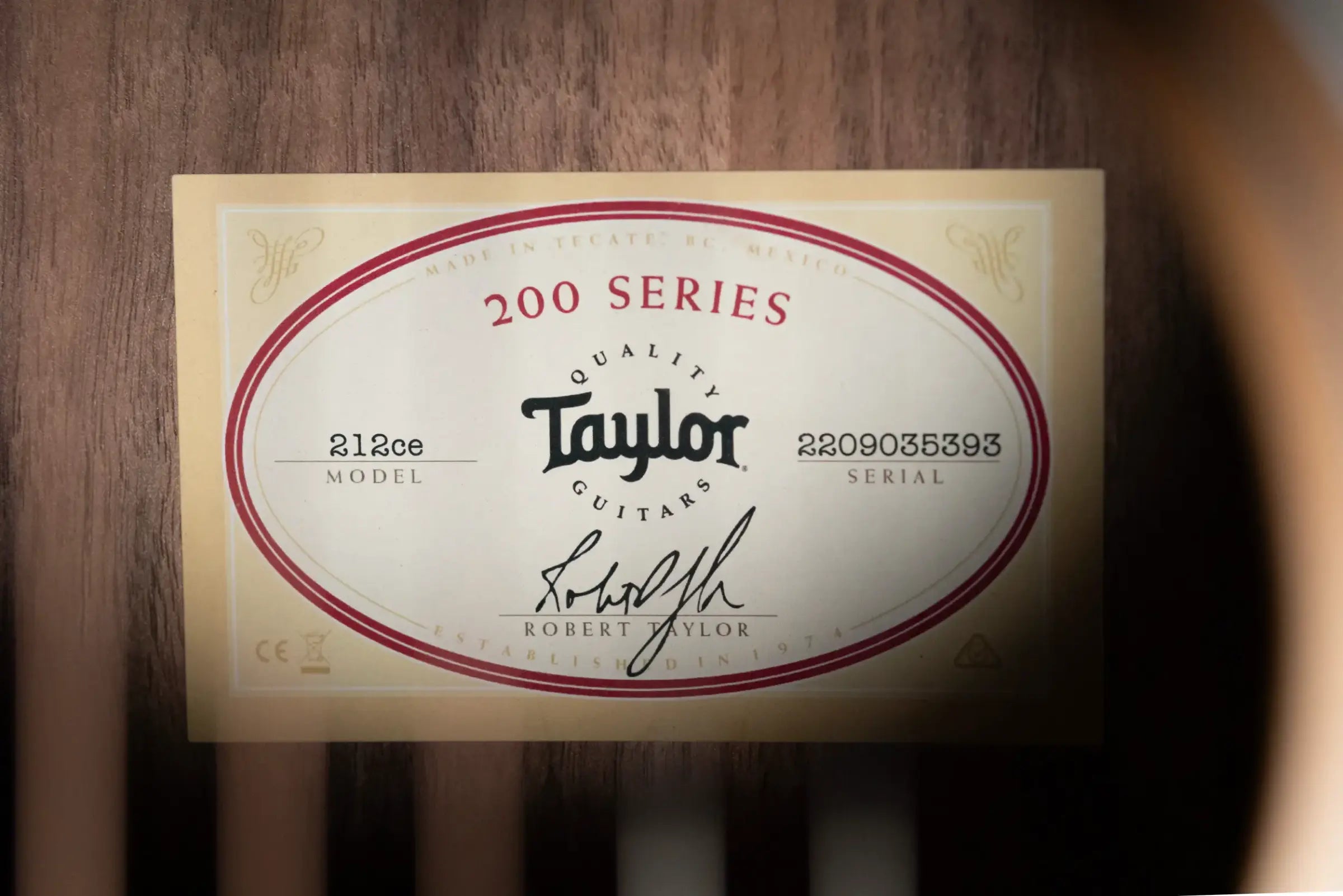 Taylor 212ce Grand Concert Acoustic/Electric Guitar with Gig Bag