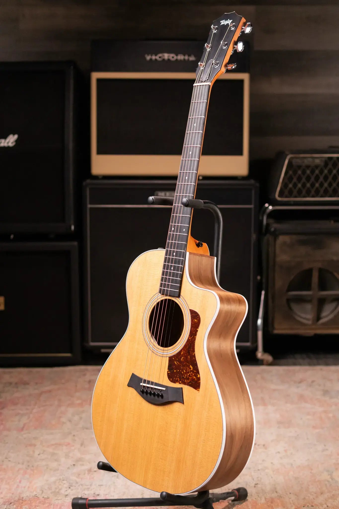 Taylor 212ce Grand Concert Acoustic/Electric Guitar with Gig Bag