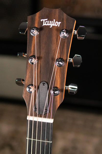 Taylor 212ce Grand Concert Acoustic/Electric Guitar with Gig Bag
