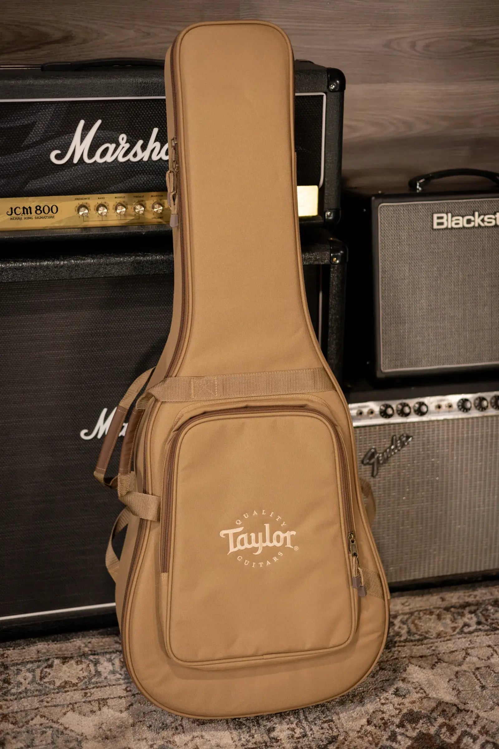 Taylor 212ce Grand Concert Acoustic/Electric Guitar with Gig Bag