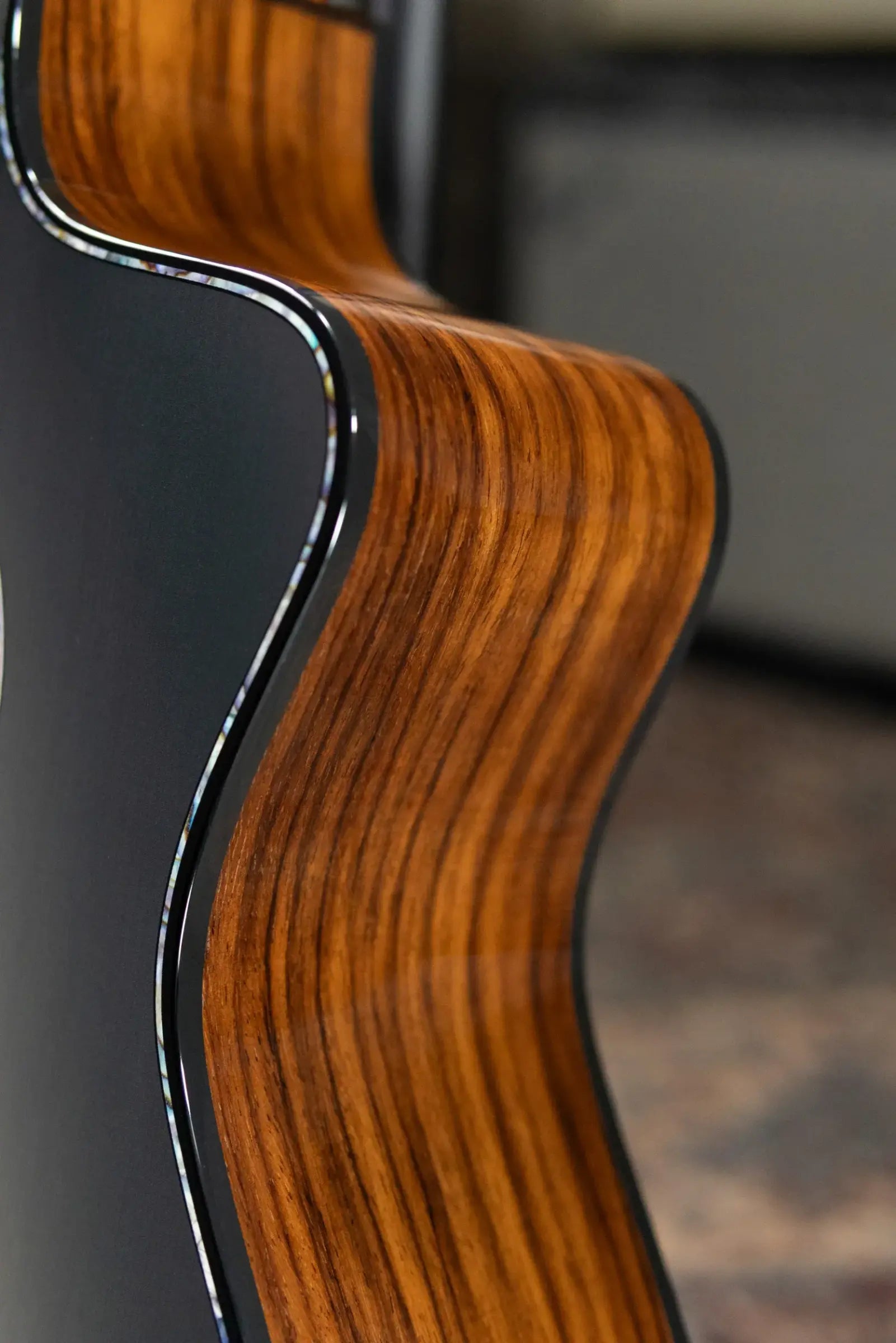 Taylor 214ce DLX Sunset Blvd Grand Auditorium Acoustic/Electric Guitar - Silverburst with Hardshell Case