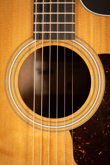 Taylor 214ce Grand Auditorium Acoustic/Electric Guitar with Gig Bag