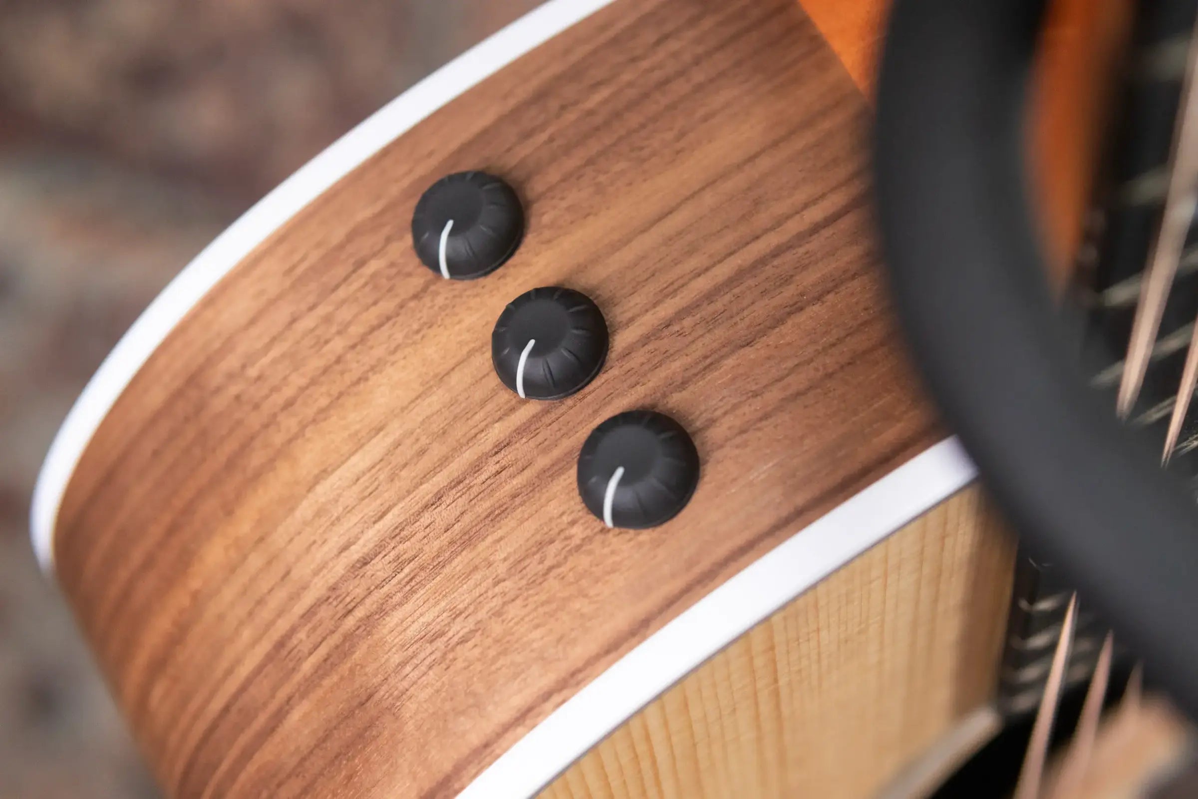 Taylor 214ce Grand Auditorium Acoustic/Electric Guitar with Gig Bag - Used