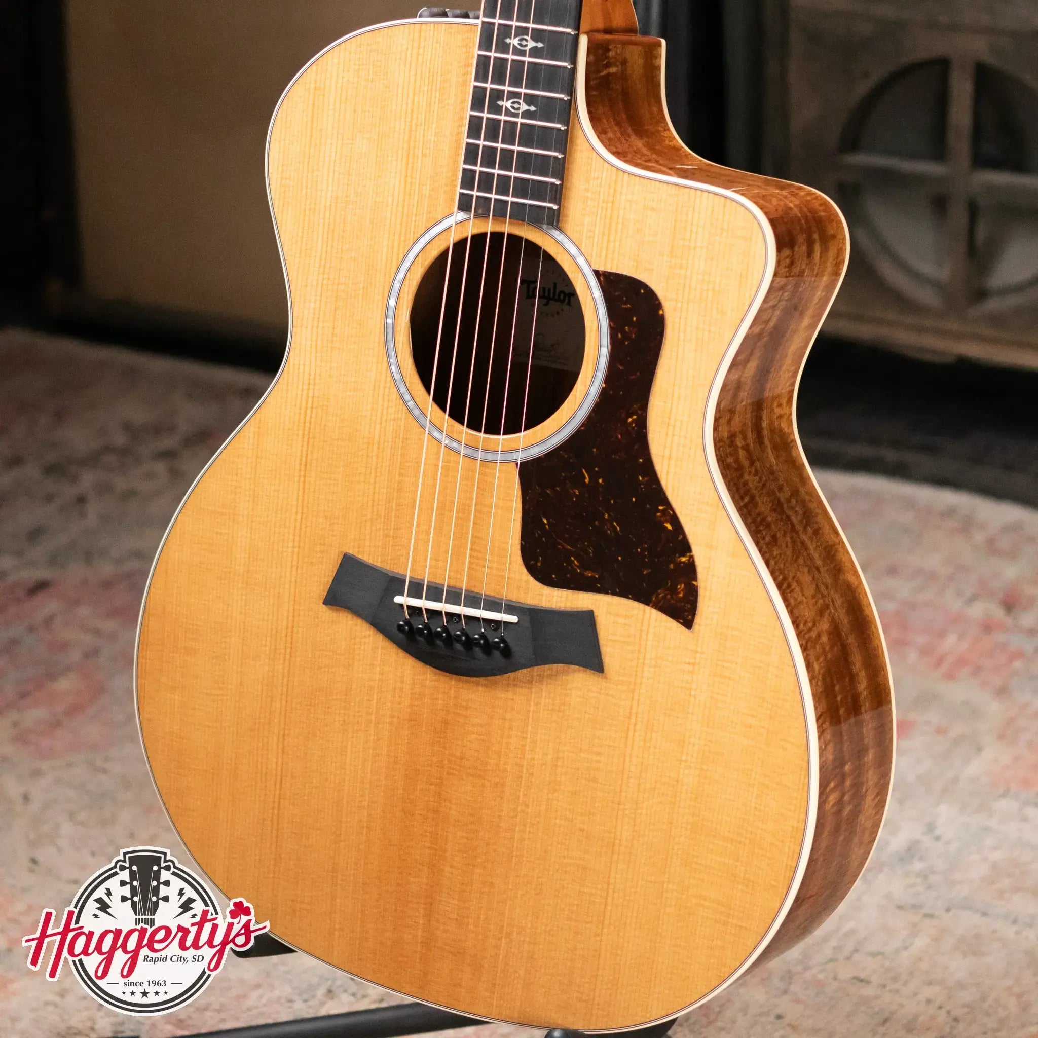 Taylor 214ce-K DLX Grand Auditorium Acoustic/Electric Guitar with Hardshell Case - Factory Demo