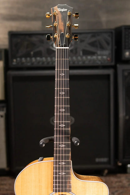 Taylor 214ce-K DLX Grand Auditorium Acoustic/Electric Guitar with Hardshell Case