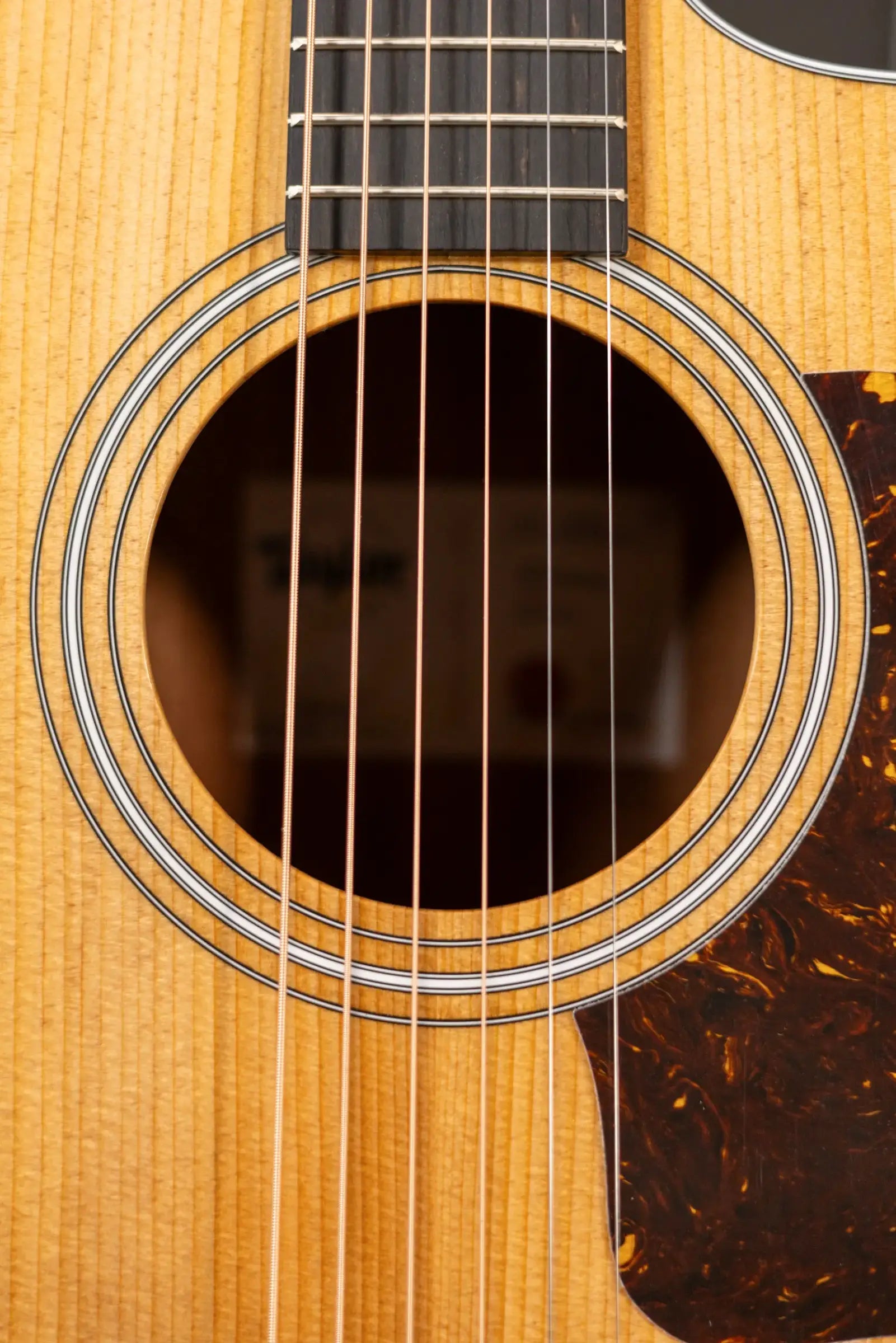 Taylor 214ce-K Grand Auditorium Acoustic/Electric Guitar with Gig Bag