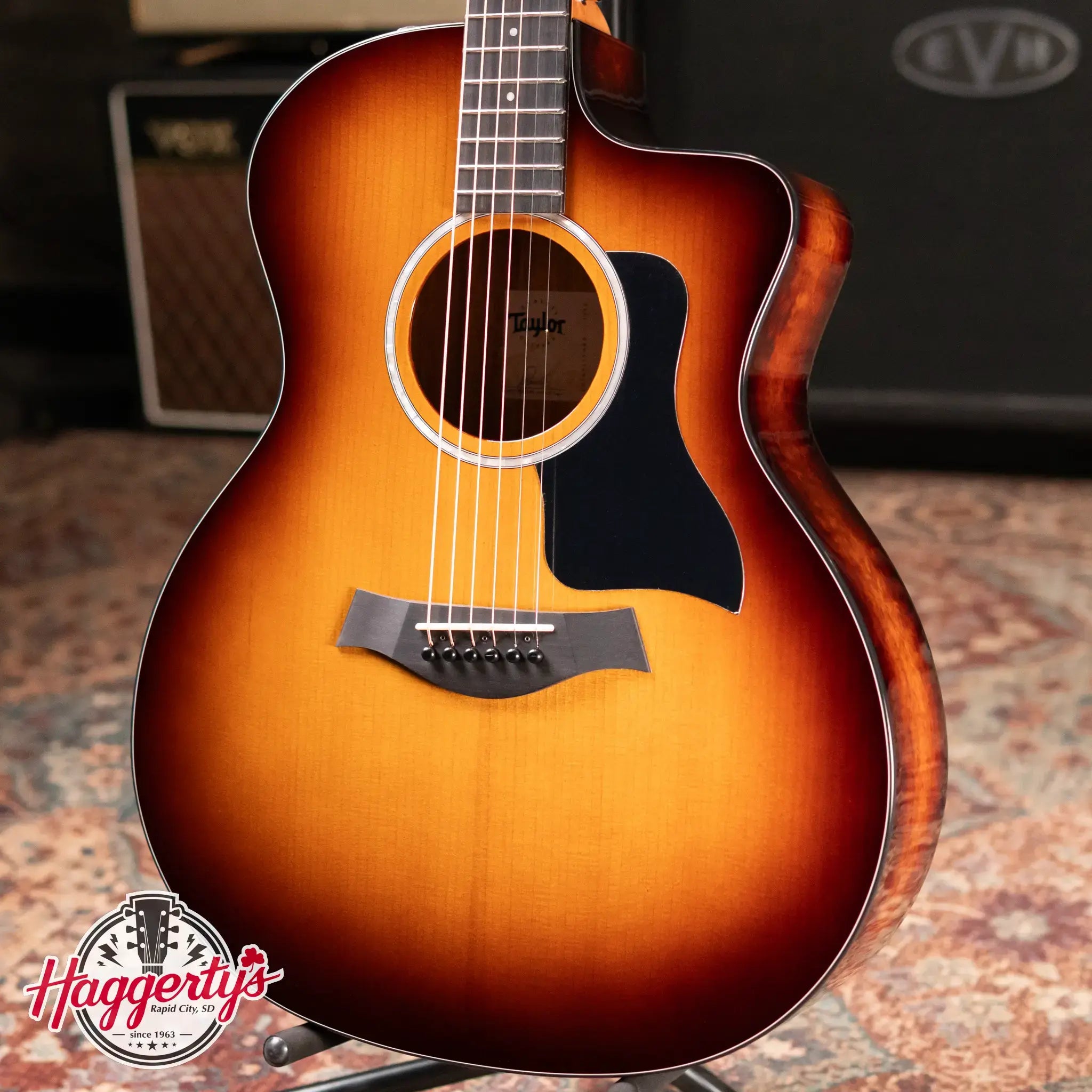 Taylor 214ce-K SB Plus Grand Auditorium Acoustic/Electric Guitar - Sunburst with Aerocase