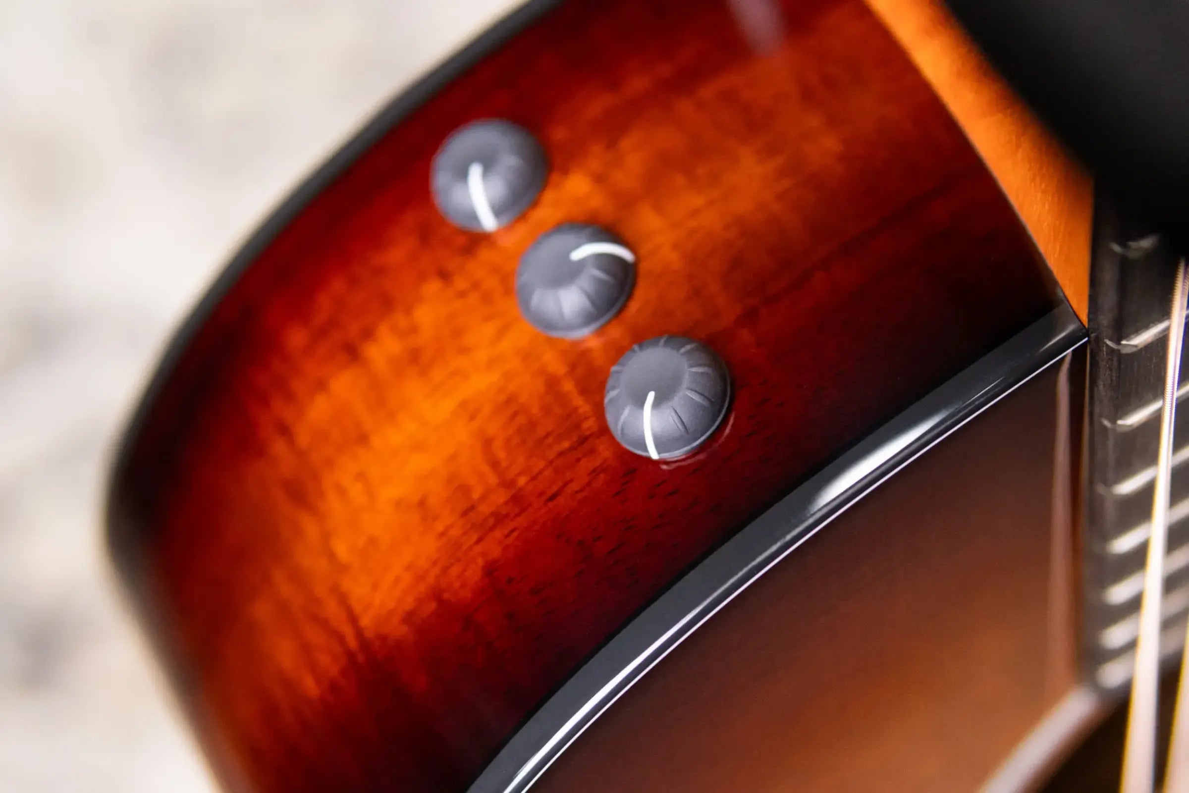 Taylor 214ce-K SB Plus Grand Auditorium Acoustic/Electric Guitar - Sunburst with Aerocase