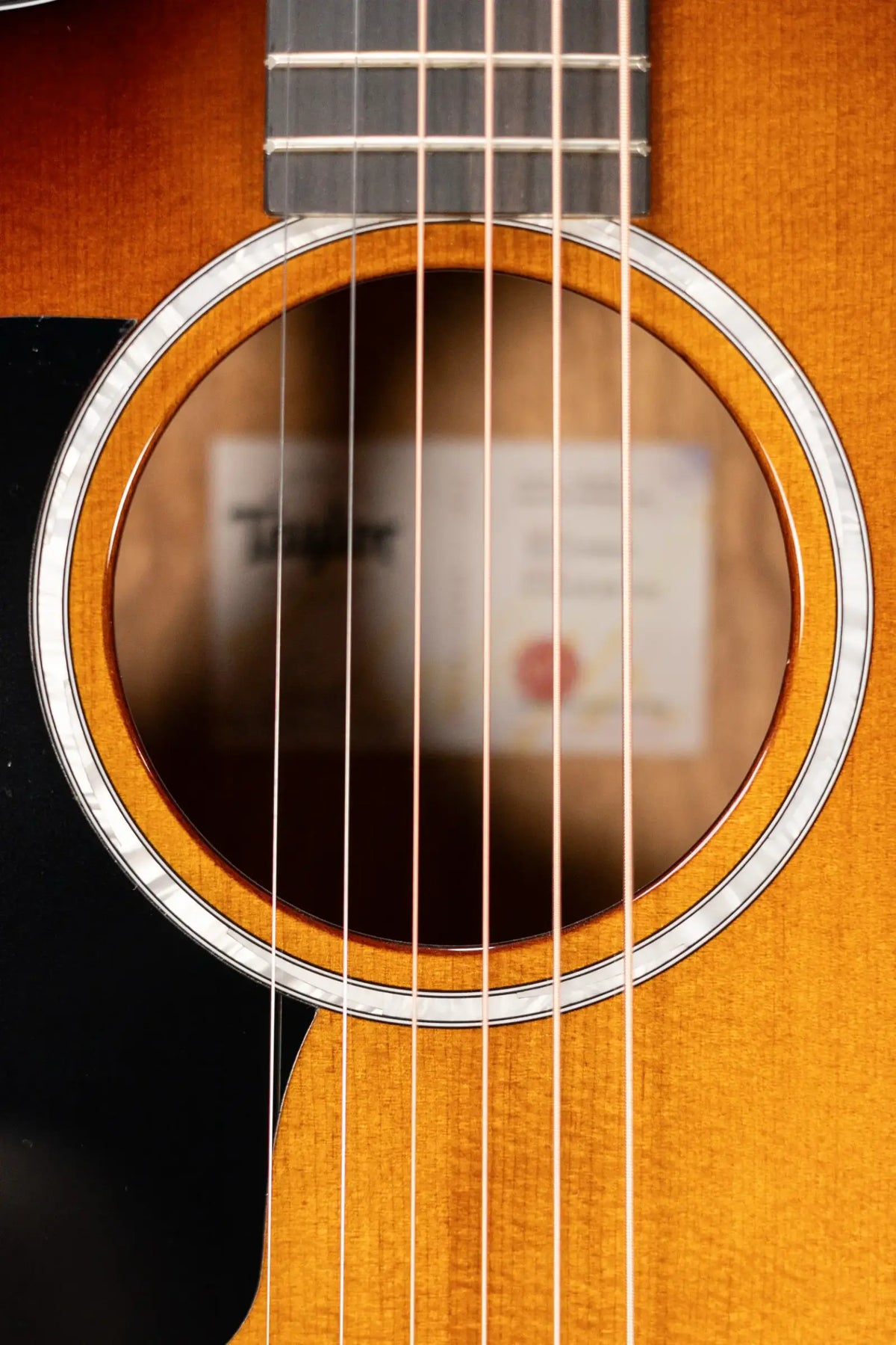 Taylor 214ce-K SB Plus Left-Handed Grand Auditorium Acoustic/Electric Guitar - Sunburst with Aerocase - Factory Demo