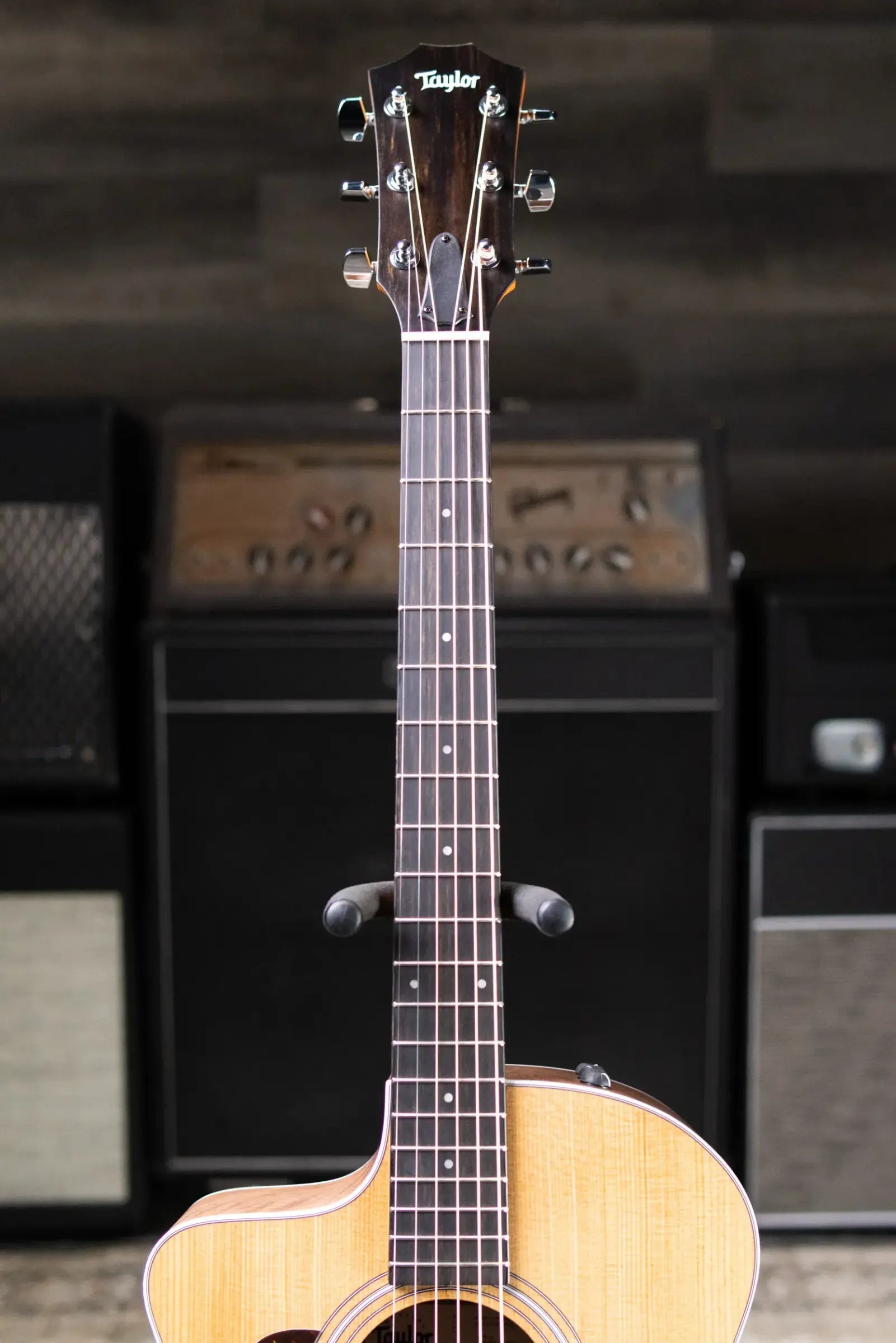 Taylor 214ce Left-Hand Grand Auditorium Acoustic/Electric Guitar with Gig Bag