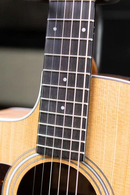 Taylor 214ce Left-Hand Grand Auditorium Acoustic/Electric Guitar with Gig Bag