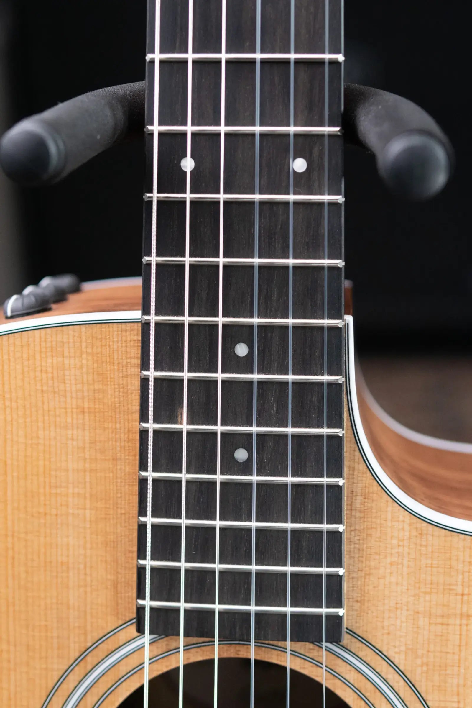 Taylor 214ce-N Nylon Grand Auditorium Acoustic/Electric Guitar with Gig Bag