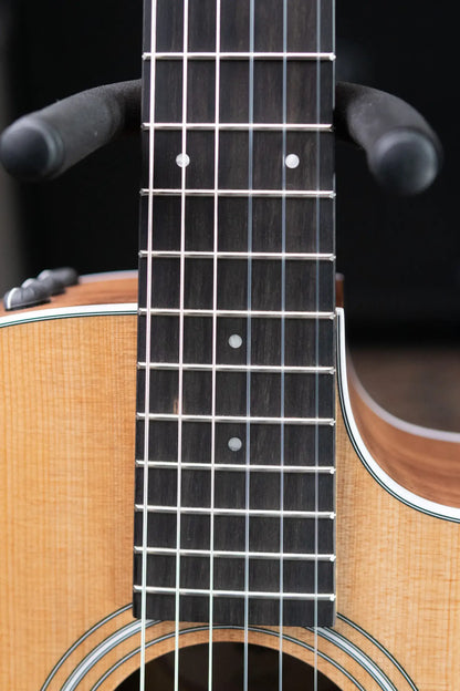 Taylor 214ce-N Nylon Grand Auditorium Acoustic/Electric Guitar with Gig Bag