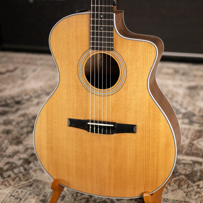 Taylor 214ce-N Nylon Grand Auditorium Acoustic/Electric Guitar with Gig Bag